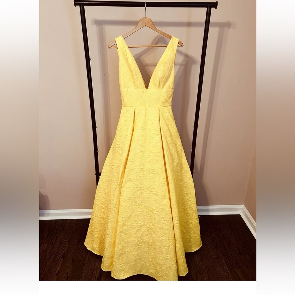 Mac Duggal 67098A by Cassandra Stone size 4 NEW $398